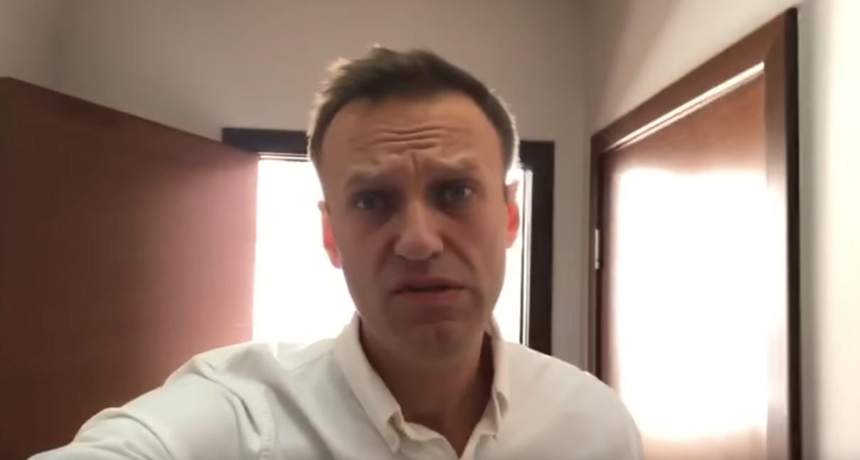 Кремль уничтожает структуру Навального: сотни обысков проходят по всей России - кадры