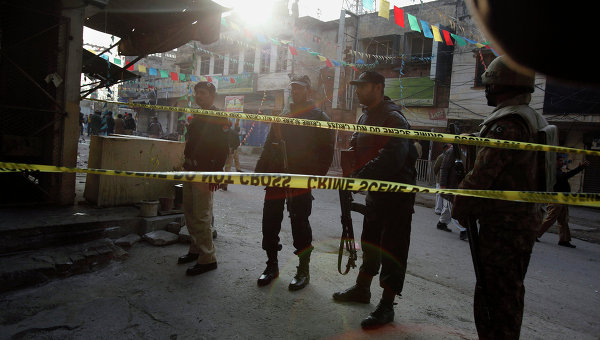 В Пакистане талибы захватили военное училище, в заложниках - 500 человек