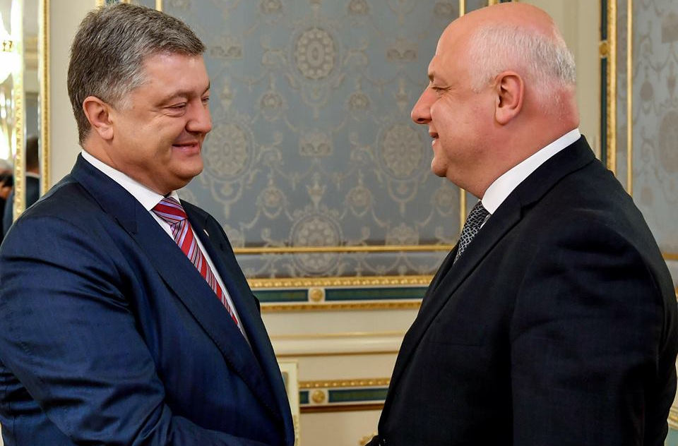 ​Порошенко на встрече с президентом ПА ОБСЕ предложил необычную идею по восстановлению Донбасса