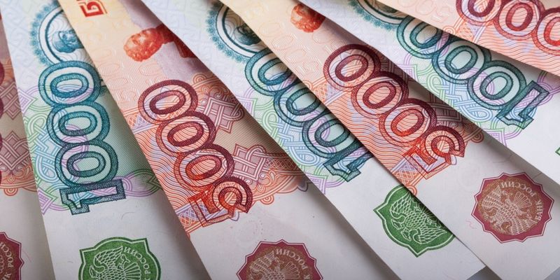 НБУ запретил две российские купюры: стало известно, чем вредны российские деньги