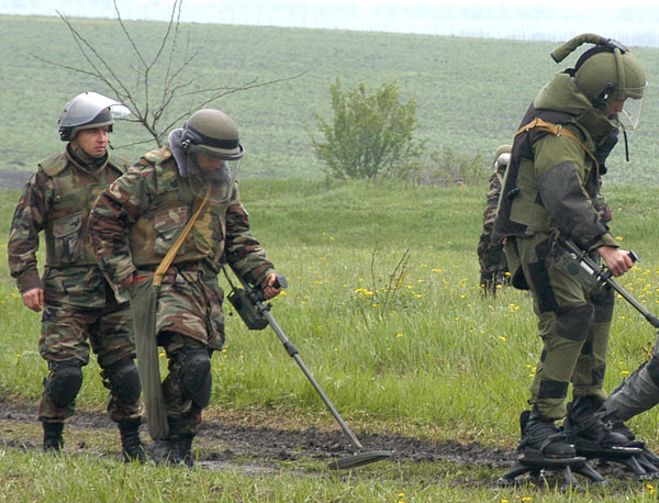 Война на Донбассе забрала жизни еще двух саперов