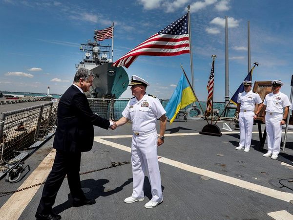 Петр Порошенко: учения Sea Breeze в Одессе - это ответ международного сообщества организаторам и спонсорам гибридных войн