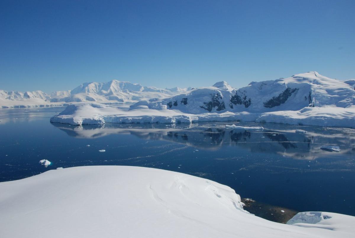 В Антарктиде два гигантских разлома идут навстречу друг другу - вскоре произойдет катастрофа мирового масштаба 