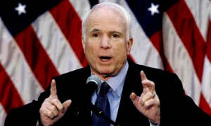 Сенатор Маккейн обещает, что Сенат США будет добиваться поставок оружия в Украину