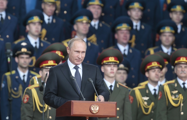 У Путина заявили, что Россия не вступает в гонку вооружений, а реагирует на угрозы