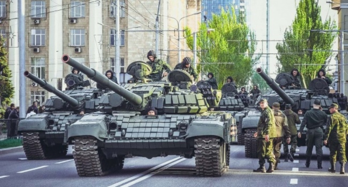 Парад Победы в Донецке 2020: российские танки ломают асфальт - онлайн трансляция