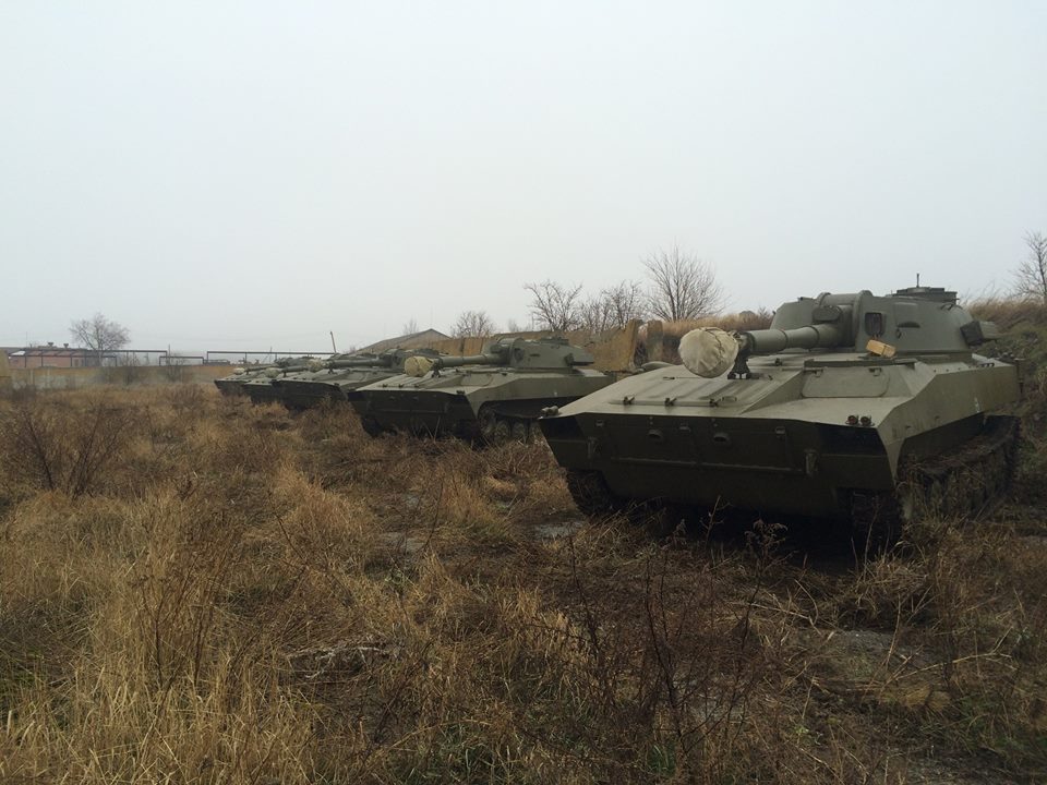 Советник Порошенко продемонстрировал военные "обновки" для зоны АТО