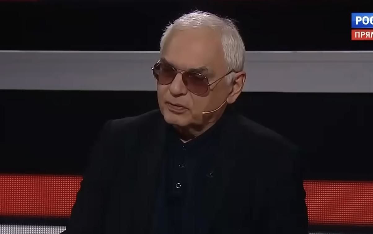 Режиссер-пропагандист Шахназаров призвал искать выход из войны, заявив о "катастрофе" для России