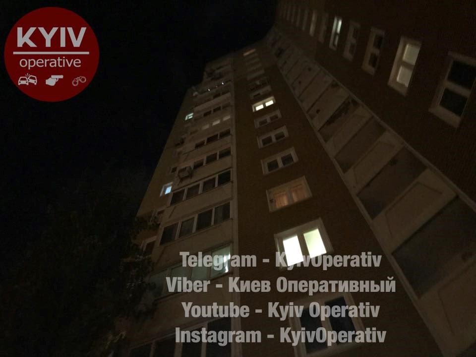 В ночь на пятницу 13-е: в Киеве мужчина совершил шокирующее самоубийство - кадры