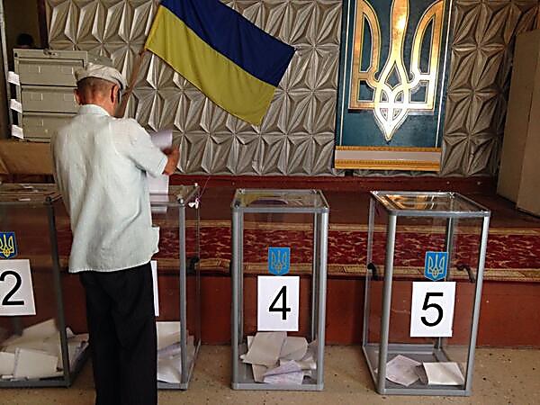 СМИ: Власти Украины намерены организовать местные выборы в Донбассе 7 декабря