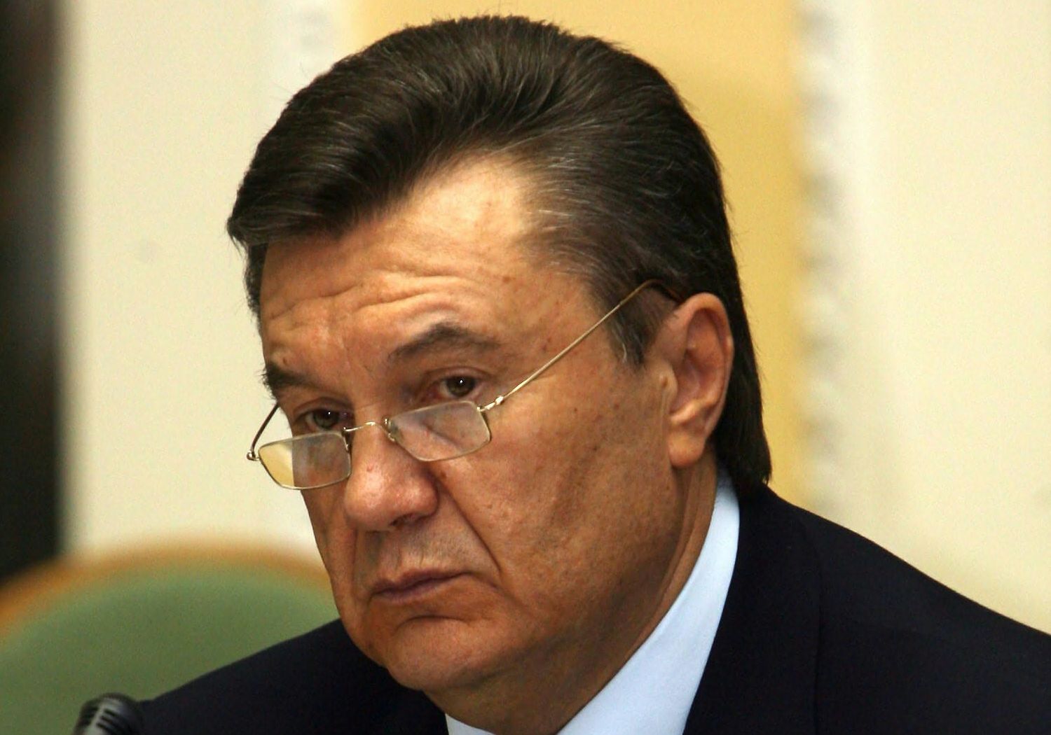 Украина требует от Швейцарии передать ей замороженные счета Януковича и его окружения