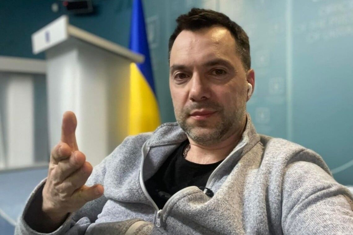 ​"Завалятся", - Арестович назвал сроки, когда посыпется армия Путина в Украине