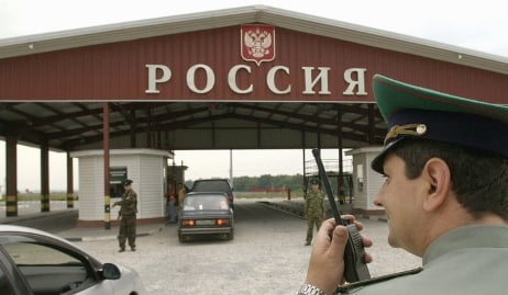 Ростовские пограничники расстреляли машину российского наемника, который пытался прорваться на Донбасс