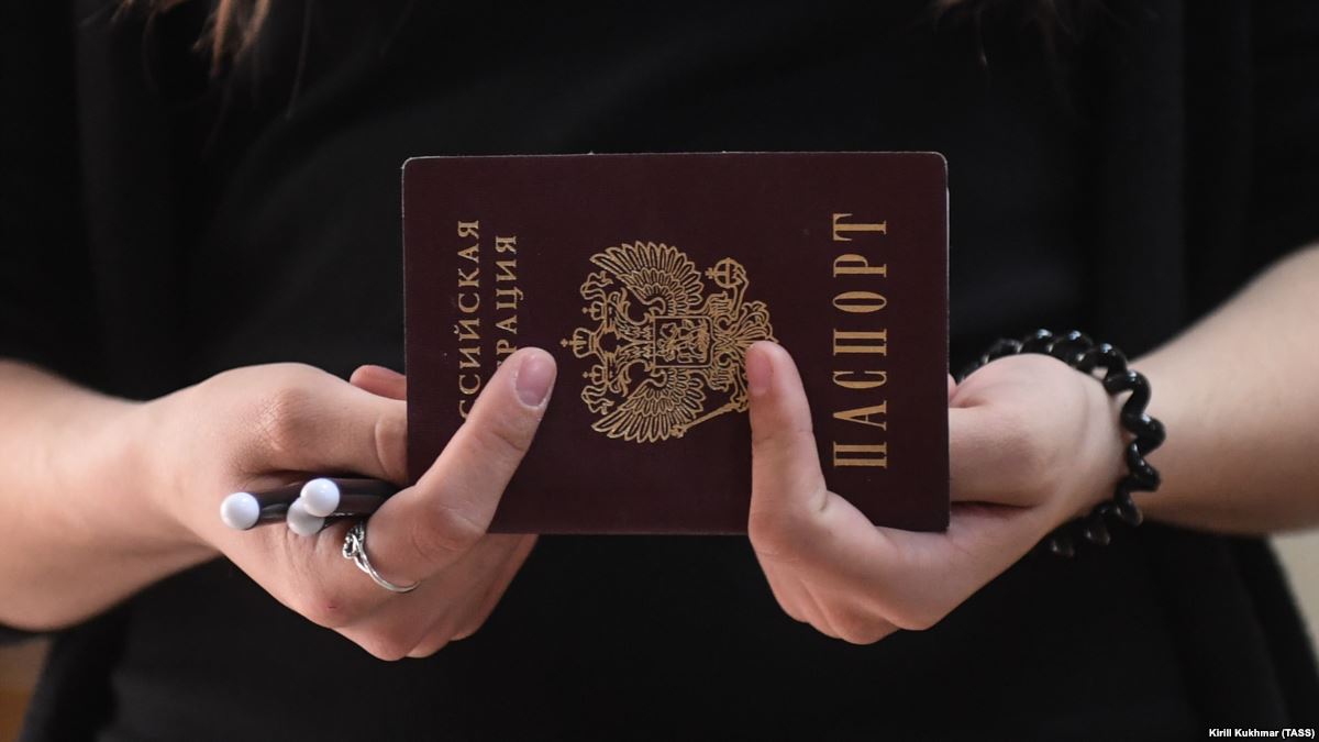 Выдача паспортов России в ОРДЛО: Киев готов действовать радикально