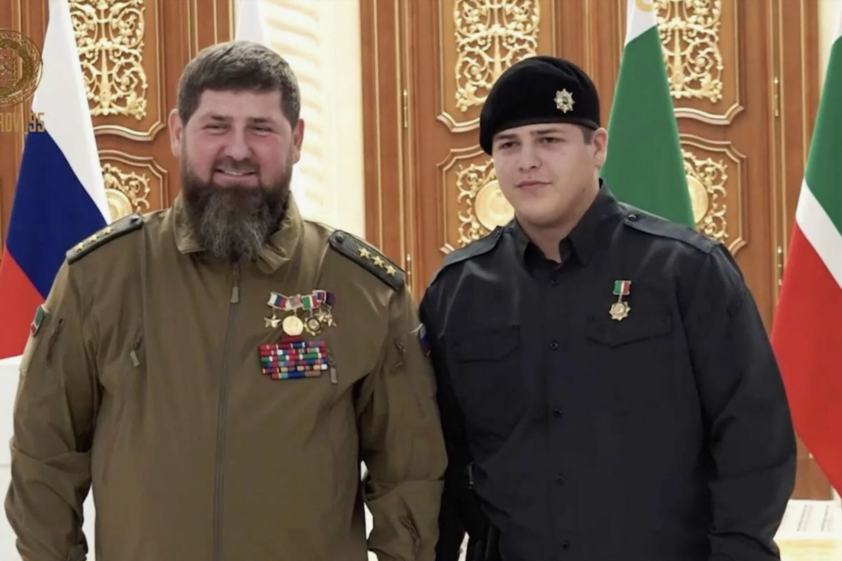 ​Состояние Адама Кадырова оказалось тяжелее, чем считалось, лечение растянется на месяцы - источник