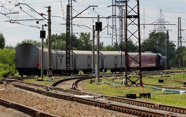 Возле Славянска поезд наехал на людей: три человека погибли