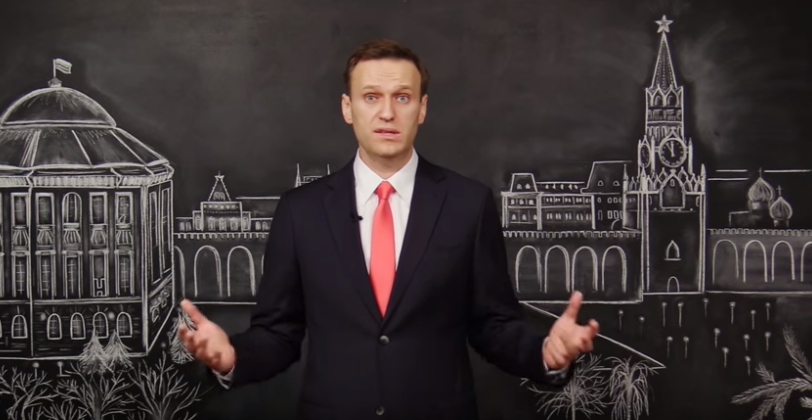 "Кремль за моей спиной нарисованный", - российский оппозиционер Навальный записал свою предновогоднюю речь. Кадры