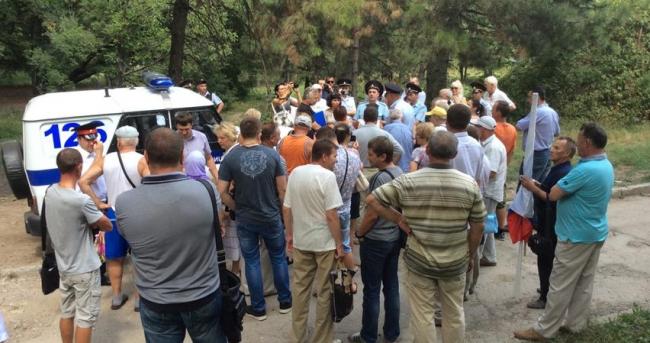 Оккупанты РФ разогнали митинг "Обманутый Крым" на аннексированном полуострове, организаторы протеста задержаны