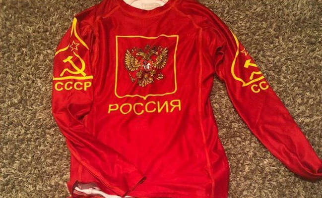 В США украинца вынудили надеть форму сборной России с символикой СССР: подробности скандала