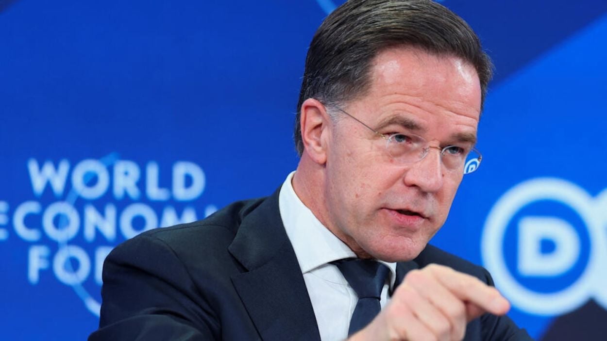 "Они нуждаются в нашей помощи", –  на экономическом форуме в Давосе Рютте поставил Украину выше Гренландии