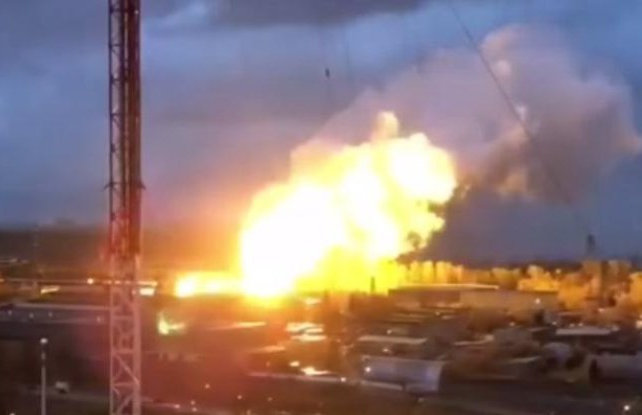 ​Под Москвой “разверзся ад”: появились впечатляющие кадры взрыва на авиационном заводе “Рубин”