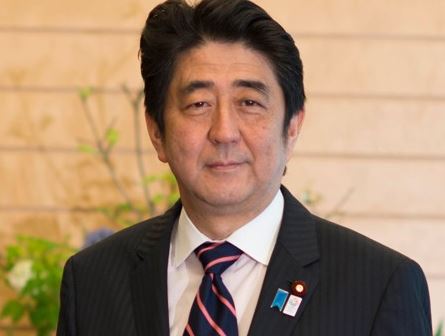 Премьер Японии Синдзо Абэ отказался от участия в московском параде Победы 9 мая