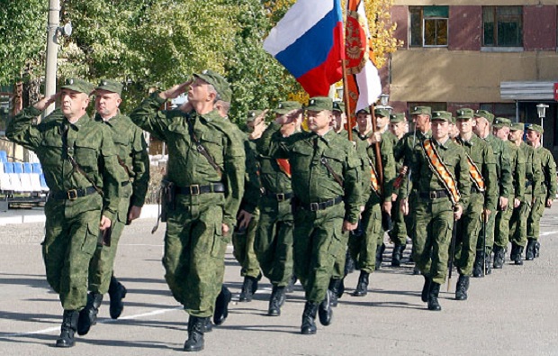 Власти России решили отправлять зэков не в тюрьмы, а в армию
