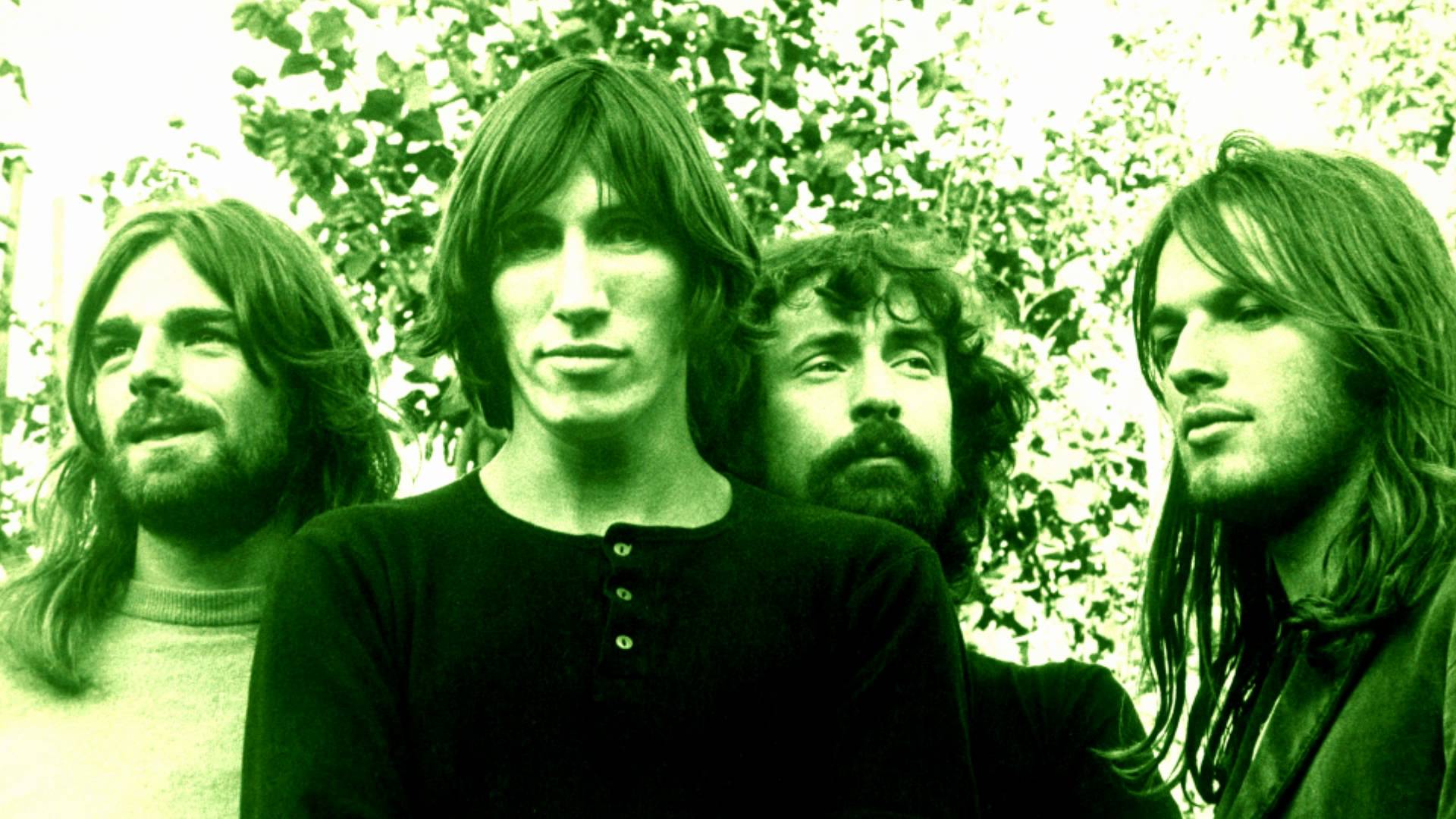 Легендарная группа Pink Floyd порадовала поклонников клипом, снятым на песню, которой около 50 лет (кадры)