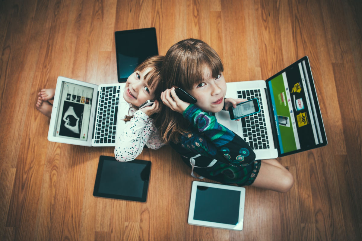 Дети и гаджеты: как контролировать, что ребенок делает в телефоне