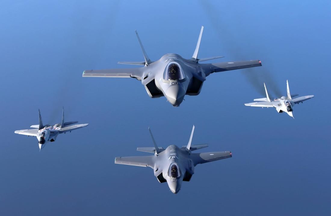 НАТО анонсировало масштабнейшие в истории авиационные учения: озвучена цель