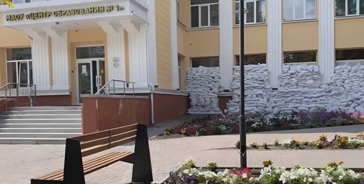 Зеленский шуткой об "обмене" на Белгород напугал власти региона – в городе баррикадируют окна мешками с песком