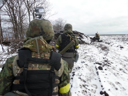 Полк "Азов" требует от командования разрешить ответный огонь по артбатареям боевиков