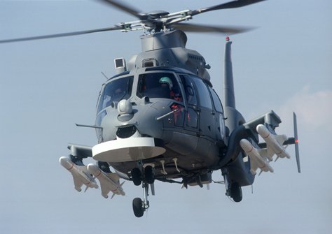 Военный вертолет AS565 Panther рухнул со всем экипажем на борту в Черное море во время учений