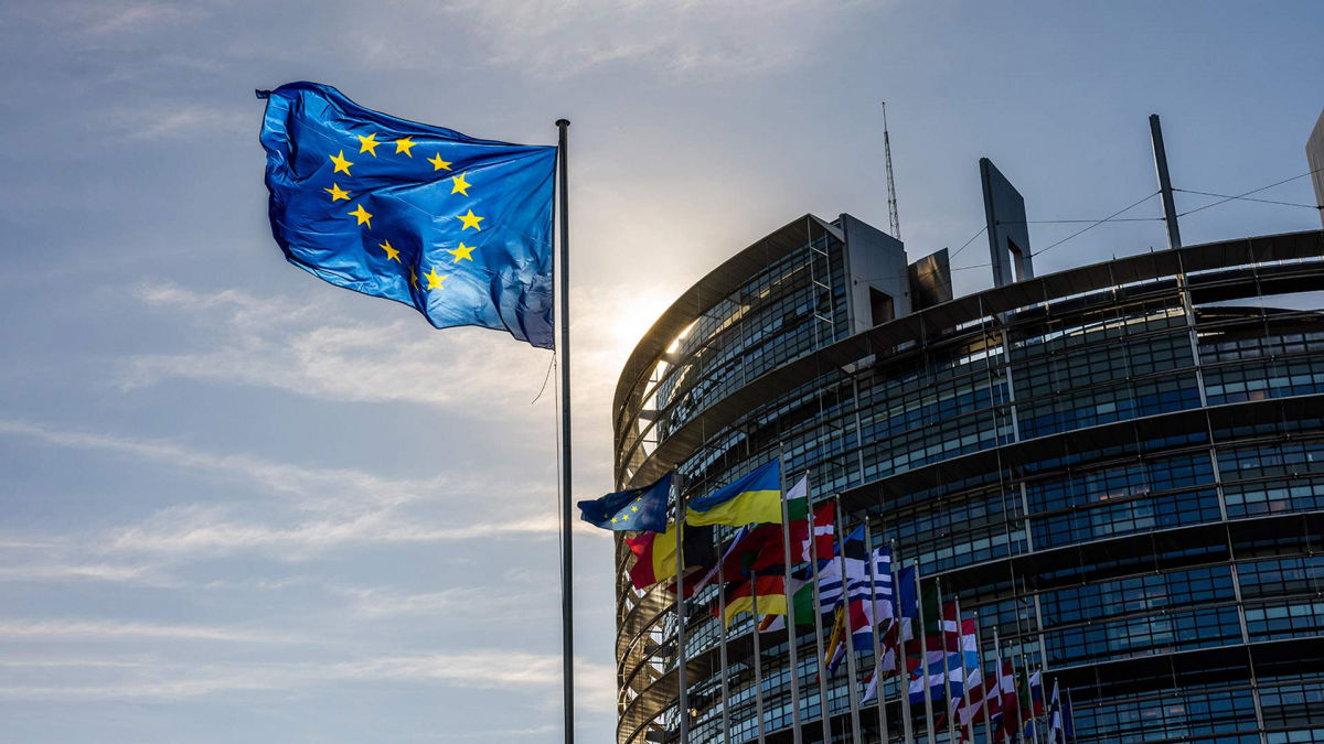 Конфискация активов РФ: две страны ЕС боятся мести Кремля – Bloomberg