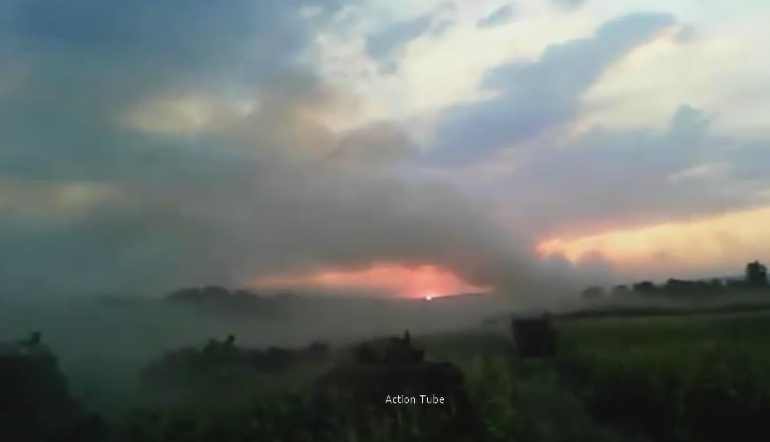 Видео "с поля боя". Как удалось украинским силовикам вырваться из Иловайского котла