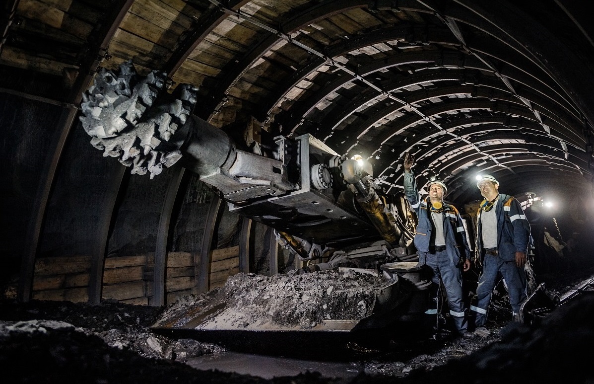 В Луганской области ЧП: 240 шахтеров остались под землей