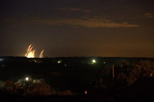 “Всю ночь до 5 утра были взрывы. В Донецке сгорел дом” – дончане пережили еще одну сложную ночь