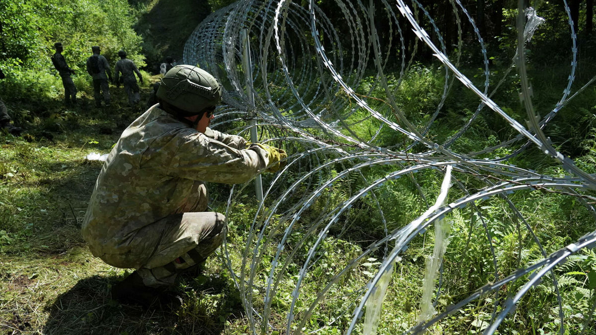 Украина может помочь Литве дать отпор мигрантам на границе с Беларусью