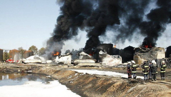 В ГСЧС подсчитали убытки от пожара на нефтебазе под Киевом