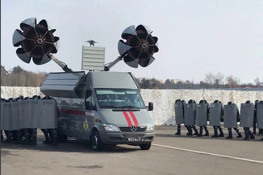 ​В РФ создали нового "монстра" для разгона противников Путина - кадры машины пугают соцсети