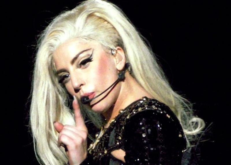 Арабское общество устроило обструкцию Леди Гага за израильское приветствие