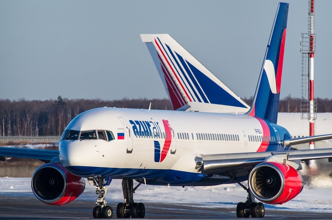 В российском Барнауле самолет пришлось аварийно сажать: пострадало более 40 человек
