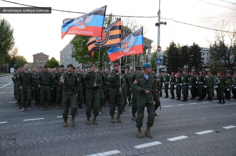 На парад Победы в ДНР вышли около 15 тысяч человек