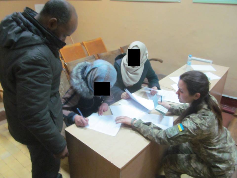 Две жительницы охваченной войной Сирии попросились жить в Украину. Опубликованы кадры