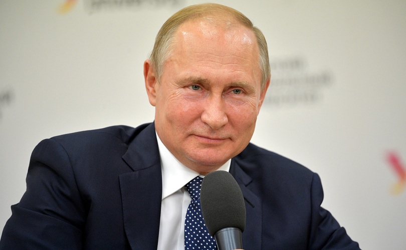 Пользователи Сети освистали Путина за глупую и пошлую шутку - кадры