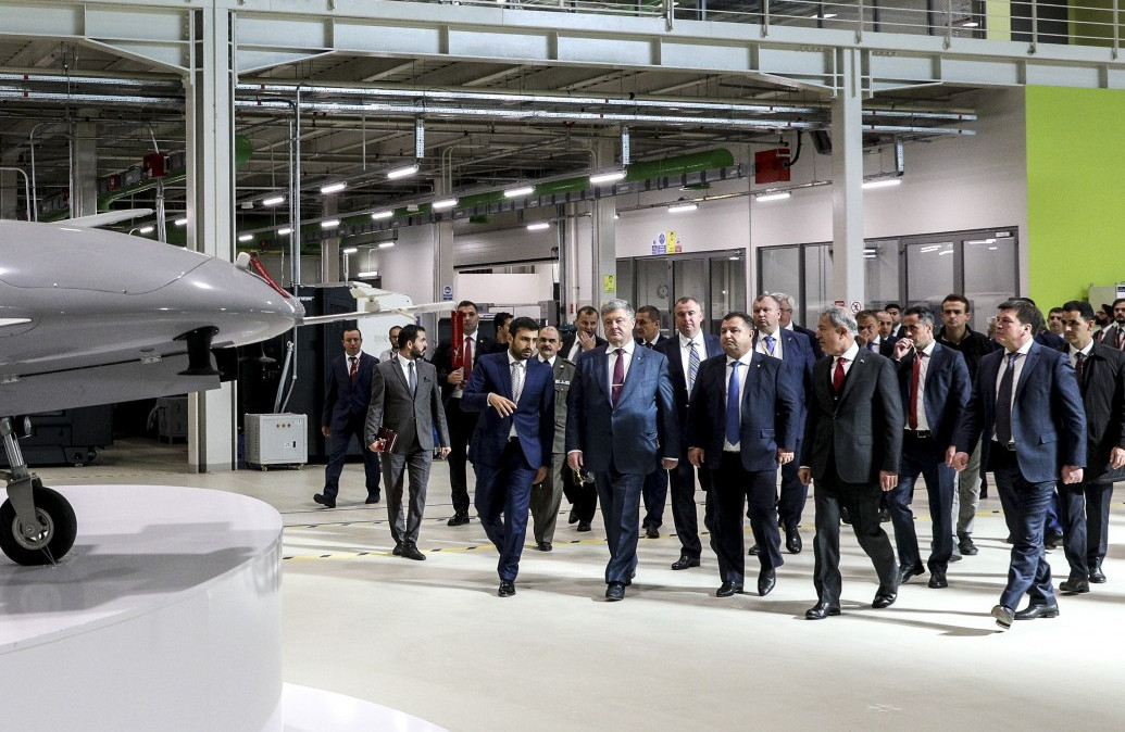 Оккупанту приготовиться: Порошенко в Турции посетил производителя военных дронов Baykar Makina