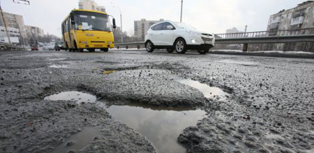 На ремонт автодорог Кабмин выделит 1 миллиард гривен