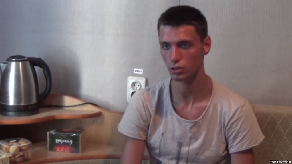 Доплывший на батуте до Крыма 19-летний украинец вернулся домой в Херсон с психическим расстройством