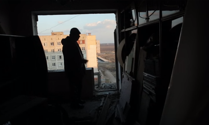 Как боевики обстреляли Мариуполь: в Украине представят документалку про жертв атаки на микрорайон Восточный - кадры