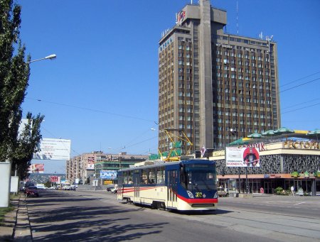 В результате боев в Луганске повреждены детсад и больница